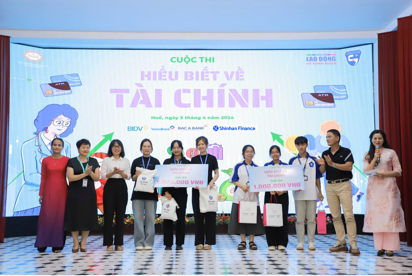 Shinhan Finance đồng hành cùng chương trình giáo dục tài chính tại Huế